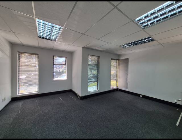 336M² OFFICE TO LET IN KRAMERVILLE